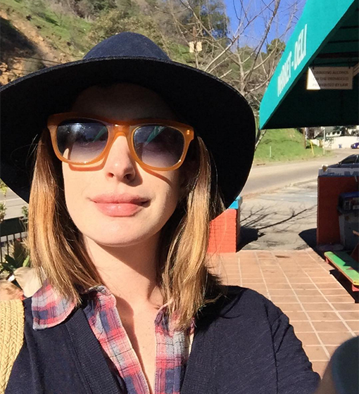 anne-hathaway-hair-color